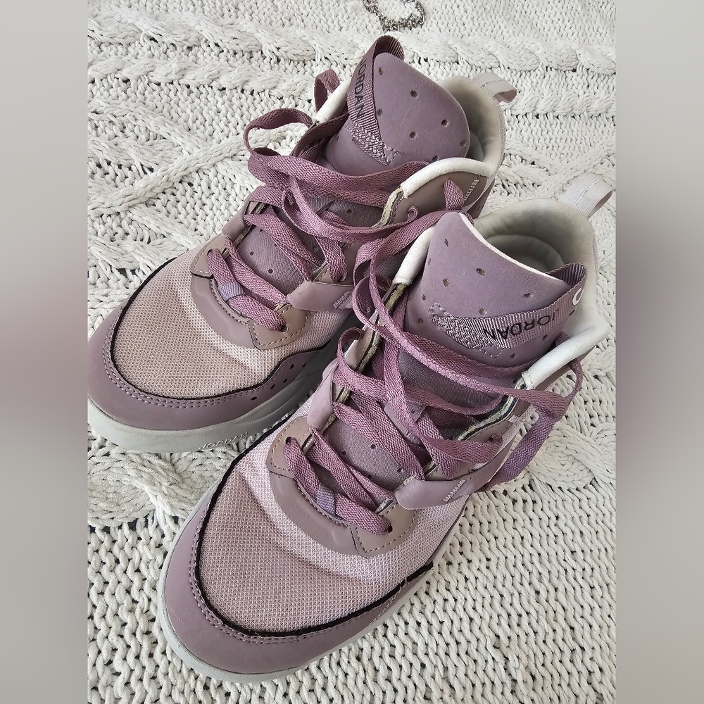 Women's Jordan Air NFH 'Infinite Lilac' - Picture 2 of 9